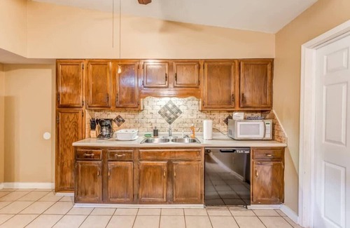 Whitehaven House | Mins to Graceland & Airport- Whitehaven Hideaway