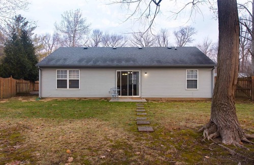 Wayne House | Mins to Park, River, Downtown! Chapel Hill Charmer