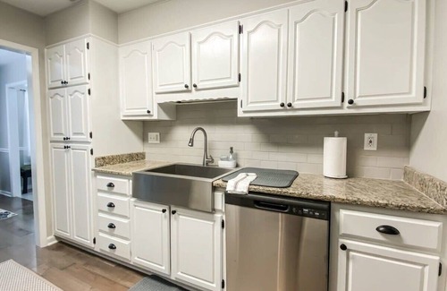 Madison House | Mins to Space Center & Downtown - Betty's Bungalow