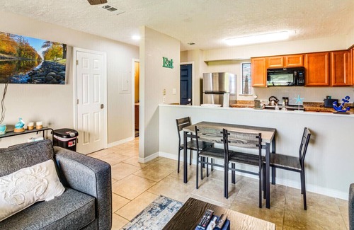 Mary Esther House | Mins to the beach🏝 Spacious & Peaceful🌞Family Friendly☺️ Wifi