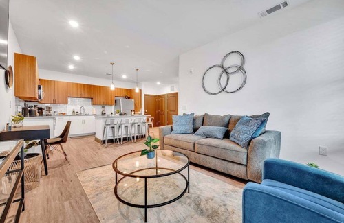 Downtown Apartment | Mins➞Downtown/Med District★ Fully Stocked★24hr Gym★2Bds★2TVs