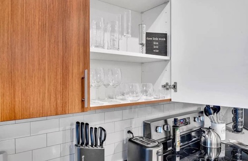 Downtown Apartment | Mins➞Downtown/Med District★2Beds★2Baths★Fully Stocked★24hr Gym★3TVs