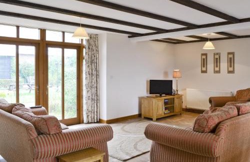 Potter Heigham House | Mint - E4322