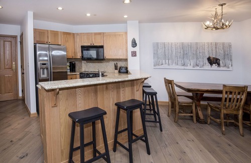 Highlands Townhomes Condo | MINT Ski-in/Ski-out w/Mnt. Views, 3Bed 3Bath,with 2 Master on-suites, Highlands