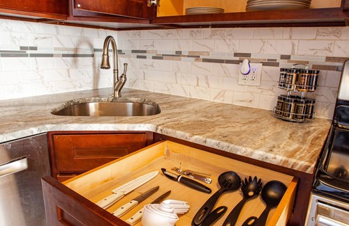 South Philadelphia House | Minutes away from Center City ! Modern Home Pet-Friendly!
