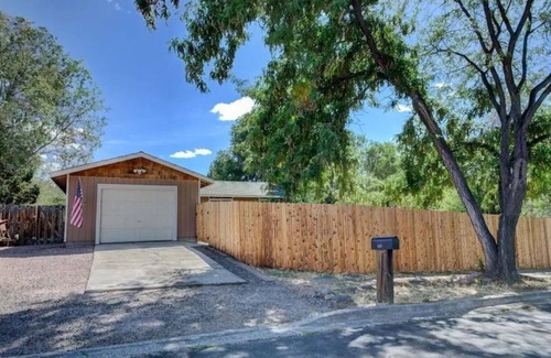 Redmond House | Minutes from Airport and Expo Center- Late Check Out