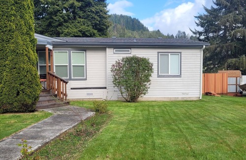 Klamath House | Minutes from Beach and The Redwoods