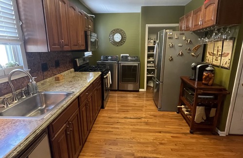 Schnitzelburg House | Minutes from Churchill Downs & Downtown Lou!