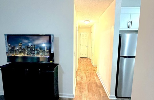Huntsville House | Minutes from Downtown Huntsville-Greenside Cottage