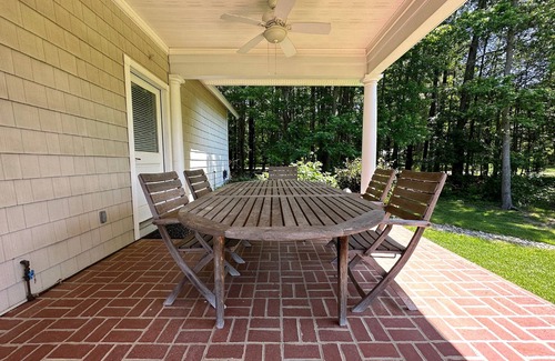 Unionville House | Minutes from Downtown Easton and St. Michaels | Kayaks | Stunning Sunsets