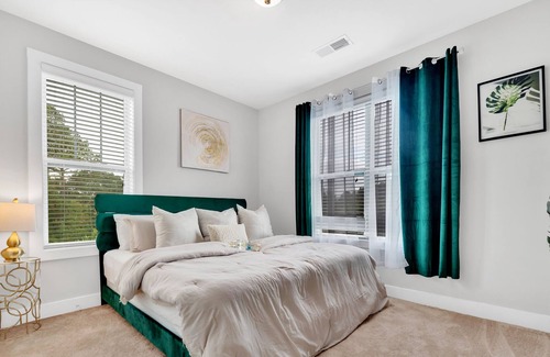 Northeast Raleigh Apartment | Minutes from Downtown Raleigh w/pool, gym and games