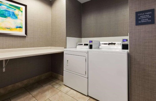 Maple Grove House | Minutes from I-494 in Maple Grove