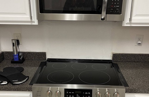 Union City House | Minutes from the Airport & Downtown
