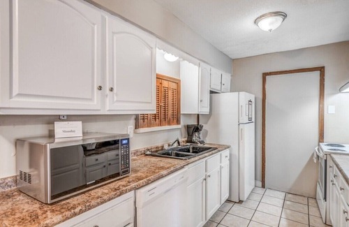 Memphis House | Minutes from the Airport - Wonderful Warrington