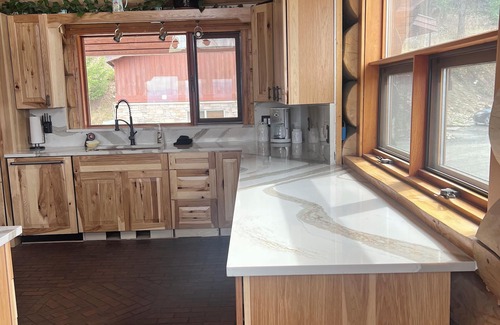 Colville House | Minutes from the sandy beaches of Lake Roosevelt & the Colville National Forest