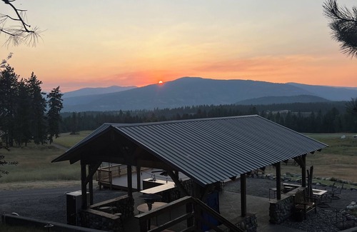 Colville House | Minutes from the sandy beaches of Lake Roosevelt & the Colville National Forest