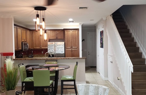 Davie House | Minutes To All the Attractions - Hard Rock Stadium