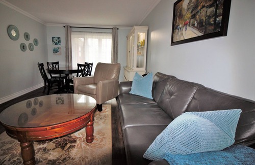 Barrie Apartment | Minutes to Barrie Waterfront & all that it has to offer!