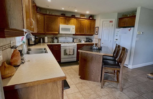 Mayfield House | Minutes to beaches, golf, and all ammenities