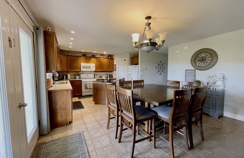 Mayfield House | Minutes to beaches, golf, and all ammenities