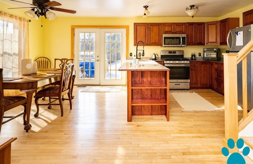 Naples House | Minutes to Canandaigua Lake Boat Launch, Fireplace, Large Yard, Hiking