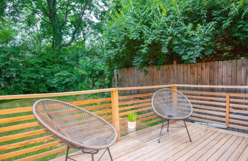 East Price Hill House | Minutes To Downtown Modern 3 Bedroom Home