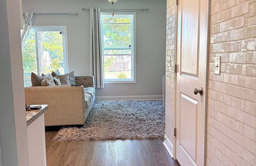 Huntcliff House | Minutes to Fort Jackson! Family Friendly 3-bed Townhome - Sleeps 5 w/King Bed