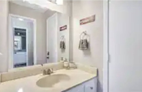 Rowlett House | Minutes to Kayak/Canoe Rentals and Lakeside FUN. House has Gameroom + Patio