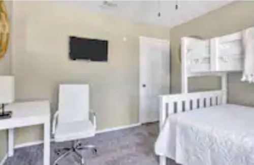 Rowlett House | Minutes to Kayak/Canoe Rentals and Lakeside FUN. House has Gameroom + Patio