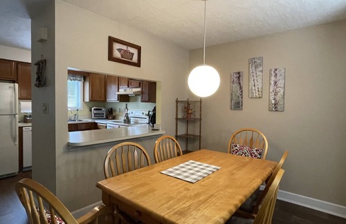 North Woodstock House | Minutes to Loon & Cannon Ski Resort, NH!