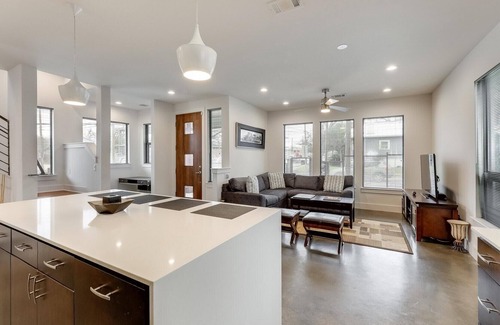 Swede Hill House | Minutes to Rainey St + Downtown, Downtown Views - Stylish Three Story Home - GuestSpaces