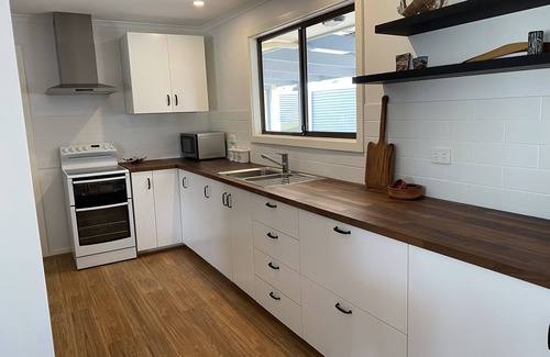 Minlacowie House | Minutes to the beach! Freshly renovated, stylish & modern.