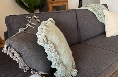Minlacowie House | Minutes to the beach! Freshly renovated, stylish & modern.