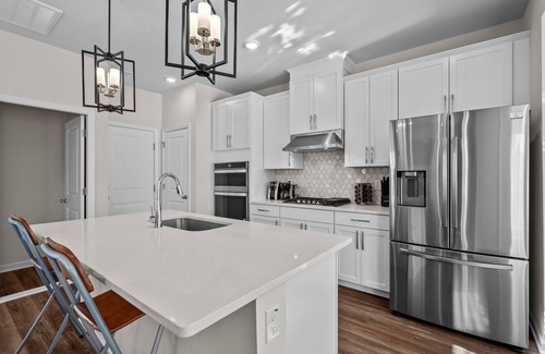 East Raleigh House | Minutes to WakeMed, 4 miles to Downtown Raleigh