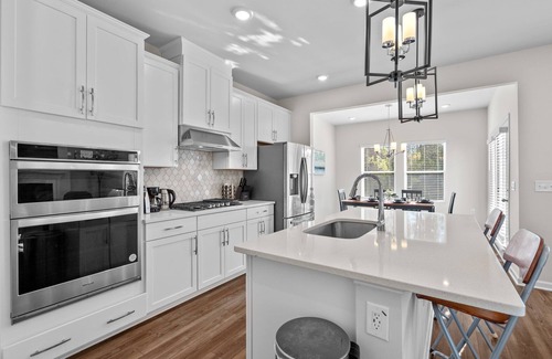 East Raleigh House | Minutes to WakeMed, 4 miles to Downtown Raleigh