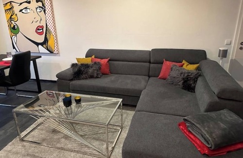 Leonberg Condo | Miracle House Leonberg: