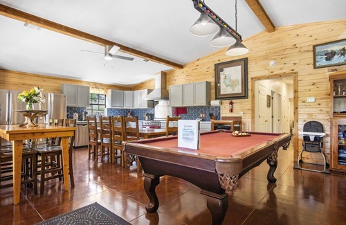 Leakey Cabin | Miracle Springs Ranch Lodge