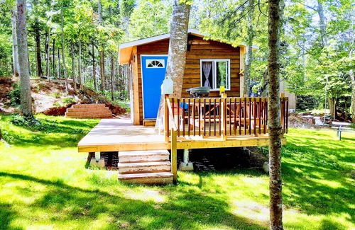Belfast Cabin | Miracles on Polly - Fairy Tale Cabin - A return to your childhood