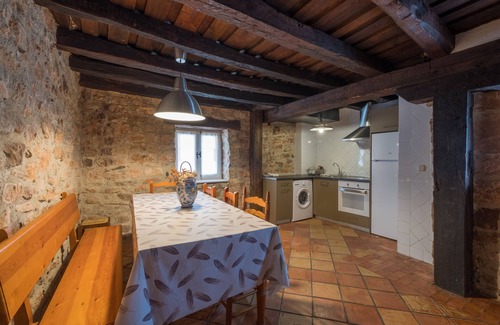 Aguilar de Campoo Cottage | MIRADOR DE VALCABADO HOUSE