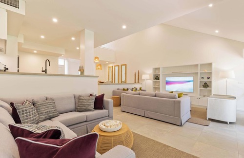 Port Douglas Villa | Mirage Resort Villa 413 with access to Sheraton Facilities