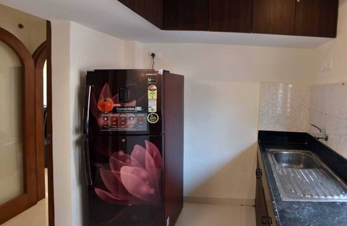 Caranzalem Apartment | Miramar Beach-side 3BHK Fully Furnished Apartment