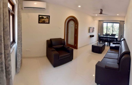 Caranzalem Apartment | Miramar Beach-side 3BHK Fully Furnished Apartment