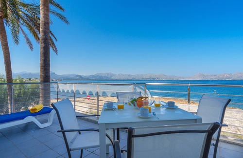 Marina Manresa Villa | Miramar Manresa in front of the sea with swimming pool for 8 people in Alcudia