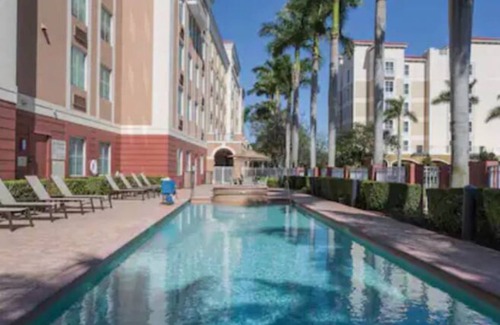 Miramar House | MIRAMAR! Recharge, Relax, Fun stay.2 QUEEN BEDS