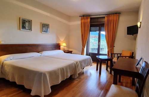 Santo Tome del Puerto Hotel | Mirasierra