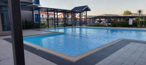 Miri Apartment | Miri Sunsky Condominium Homestay 3 Rooms & 6 Guest