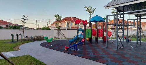 Miri Apartment | Miri Sunsky Condominium Homestay 3 Rooms & 6 Guest
