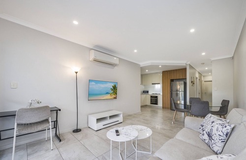 Mirrabooka House | Mirrabooka 3-Bed Close to Shopping Centre