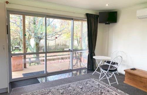 Hokitika Apartment | Mirror Creek Holiday Cottage