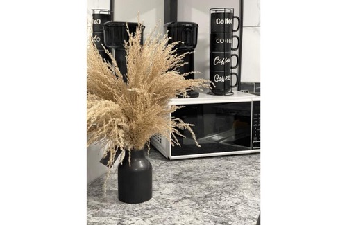 Sharon Hill Apartment | Mirror Me.